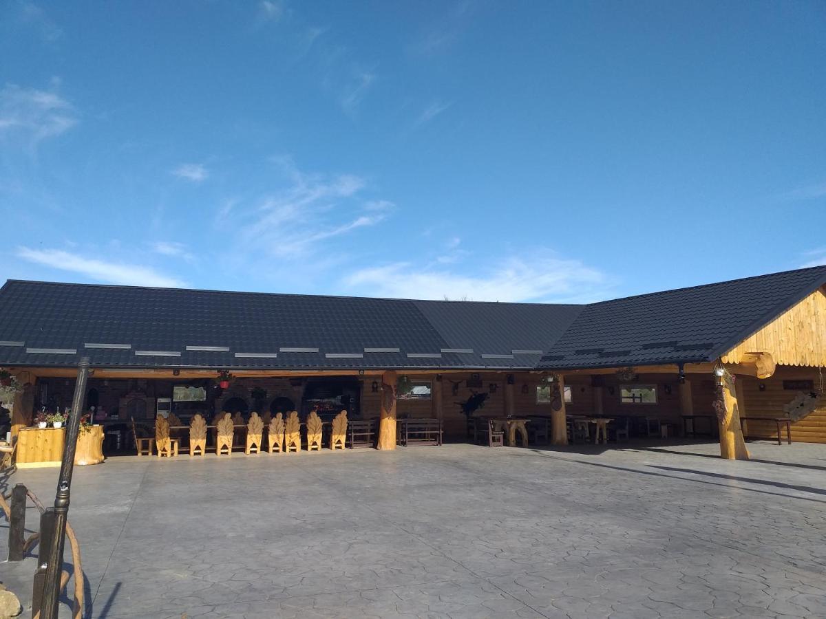 Hanul Vanatorului Gura Humorului Exterior foto